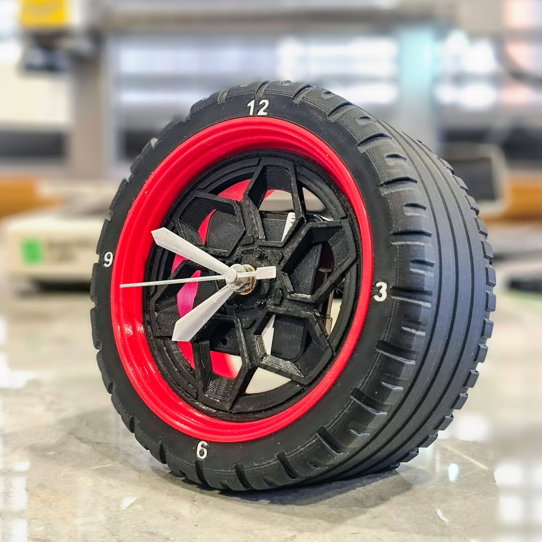 Wheel Design Desk Clock